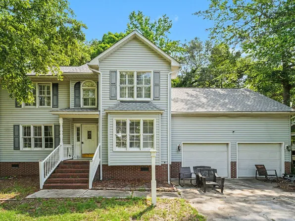 73 Waters Edge Dr, Erwin, NC 28339