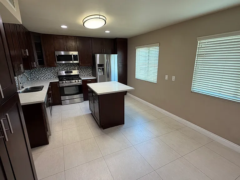 19355 Sherman Way #25 — Photo 7