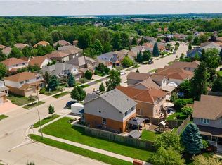 190 Daimler Dr, Kitchener, ON N2A4C8