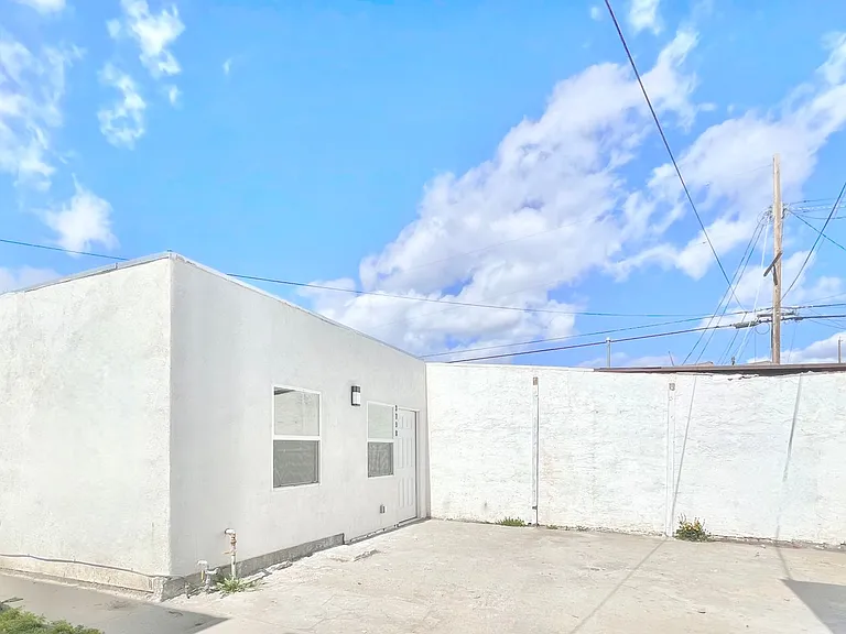 1763 W 38th St — Photo 8