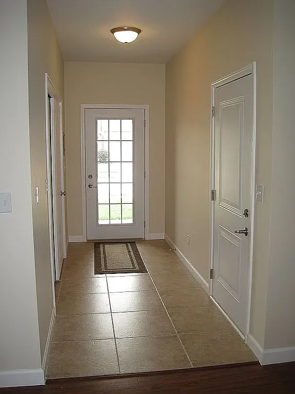 2401 Aaron Ct — Photo 4