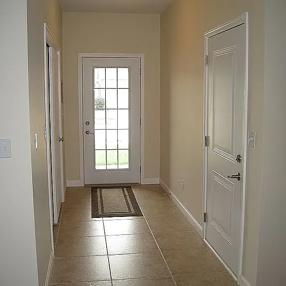 2401 Aaron Ct — Photo 4