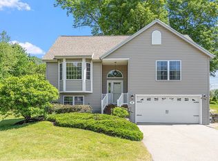 4 Orchard Ln, East Kingston, NH 03827