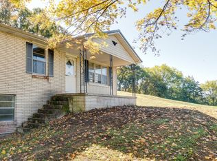 8740 Dick Davis Rd, Williamsport, TN 38487