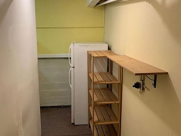 5th image of 5609 20th Ave NE APT 2