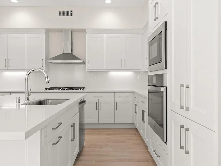 3201 Doheny Way — Photo 16