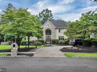 19 Fairway Dr, Voorhees, NJ 08043