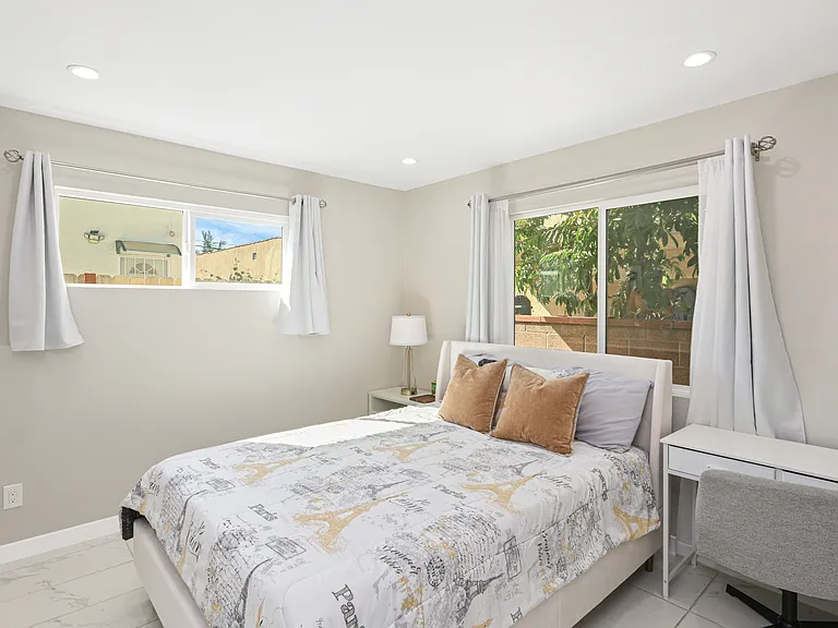1472 Cerritos Ave #A — Photo 9
