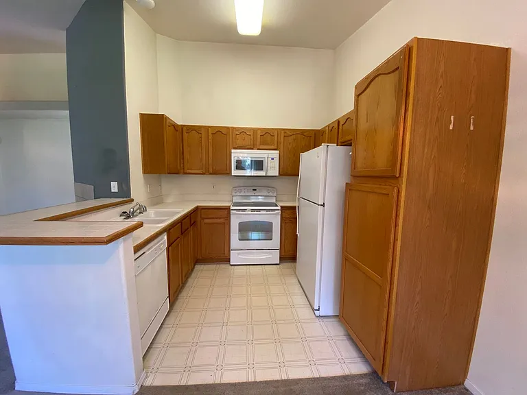 3890 Strawberry Field Grv #G — Photo 8