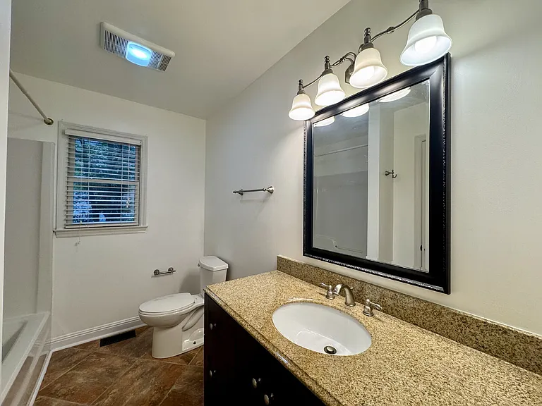 200 Horseshoe Dr — Photo 17