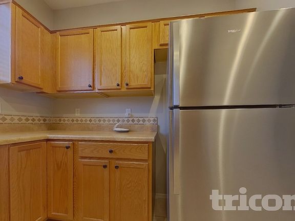 5th image of 17350 W Woodlands Ave