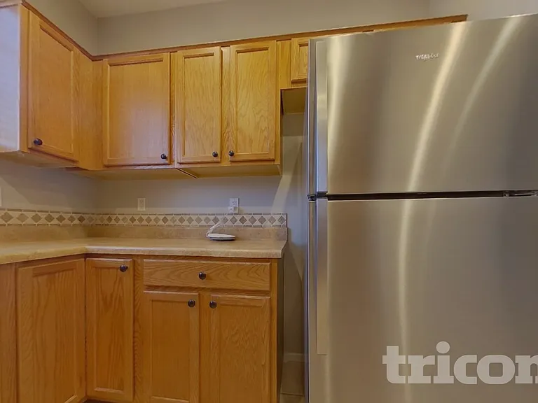 17350 W Woodlands Ave — Photo 5