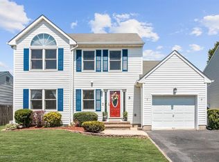 5 White Pine Ct, Brick, NJ 08724