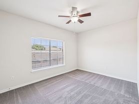Oaks Riverchase Apartments