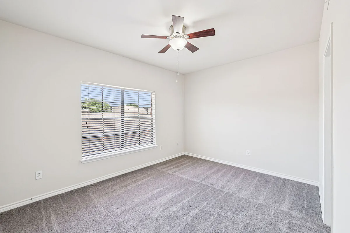 Building Photo - Oaks Riverchase Apartments