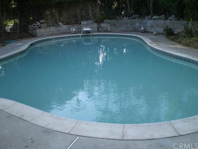 1st image of 694 W 52nd St
