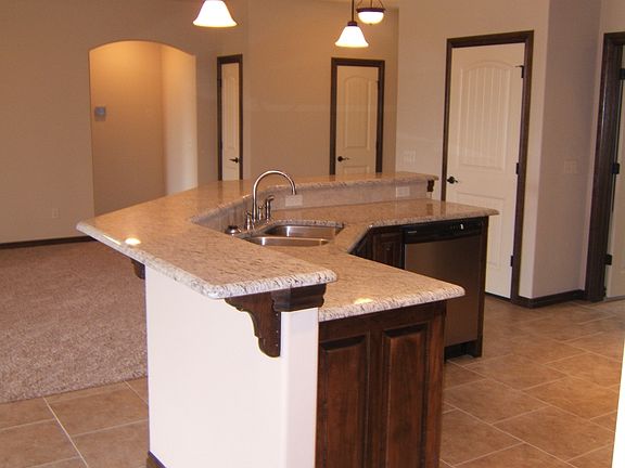 4th image of 704 Eastmoor Ct