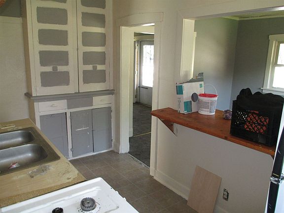 3rd image of 708 Cleveland Ave