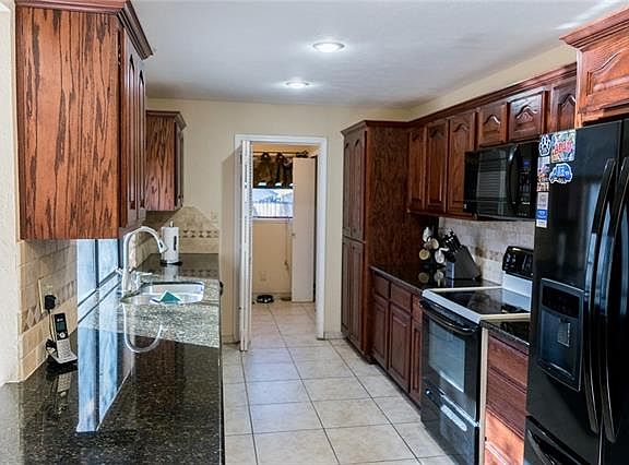 3rd image of 563 Havencrest Ln