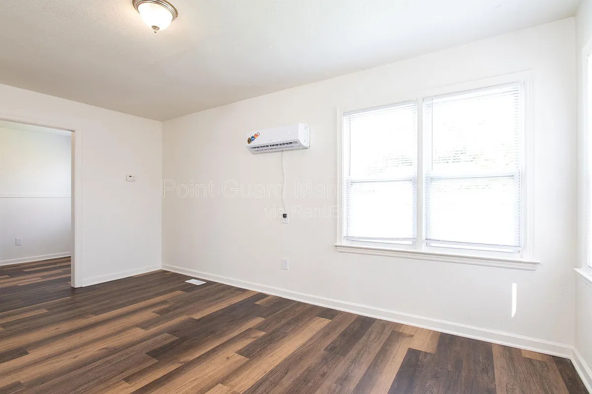 Building Photo - 1301 E Mount Vernon St #1303