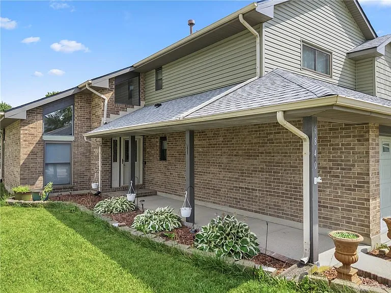 6840 Coronado Cir — Photo 4