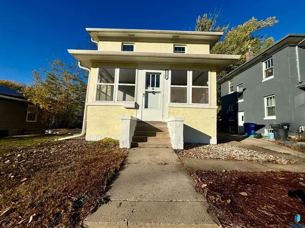 2107 S Grange Ave, Sioux Falls, SD 57105