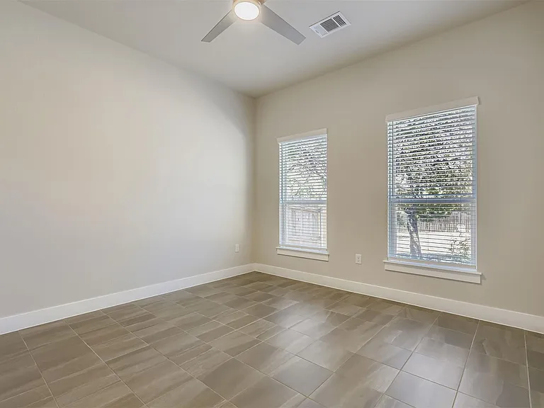 2500 American Dr #B — Photo 6