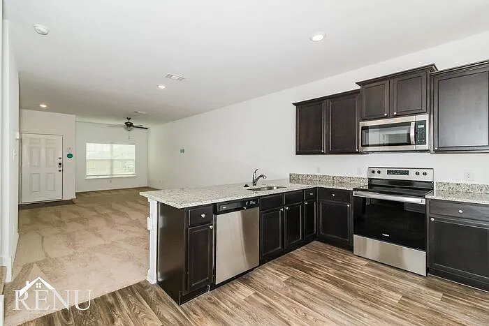 137 Fox Glen Trl — Photo 5
