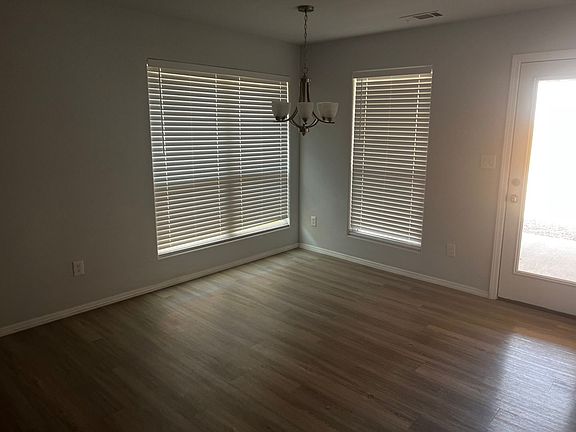 5th image of 1645 Wrigley Dr