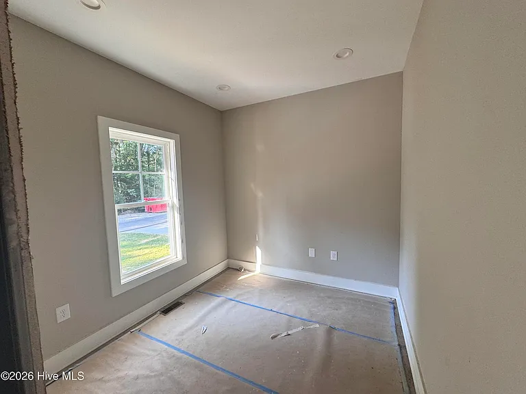 662 Wren Ln — Photo 12
