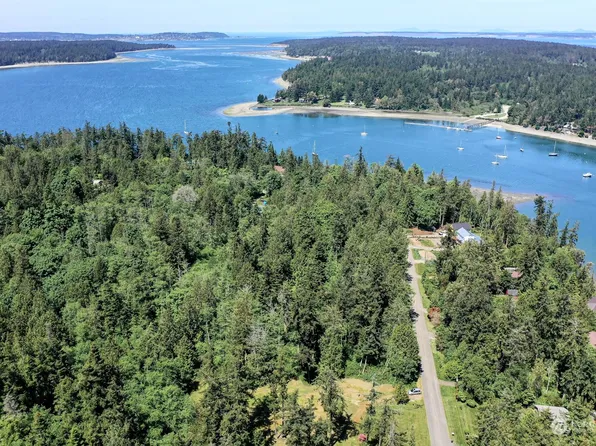 1300 Griffith Point Road, Nordland, WA 98358