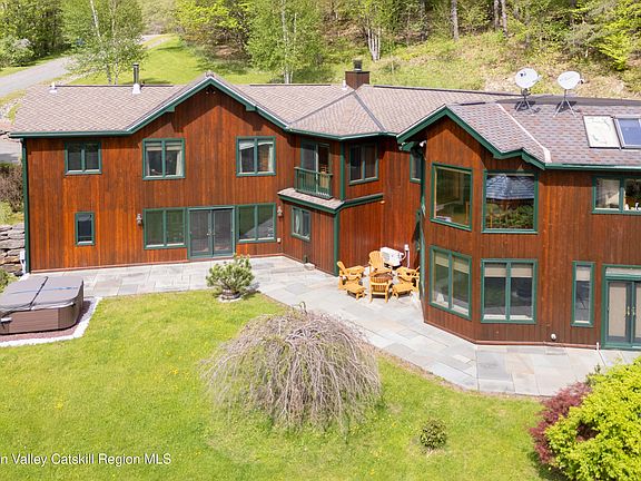 4th image of 270 Kristens Ridge Road
