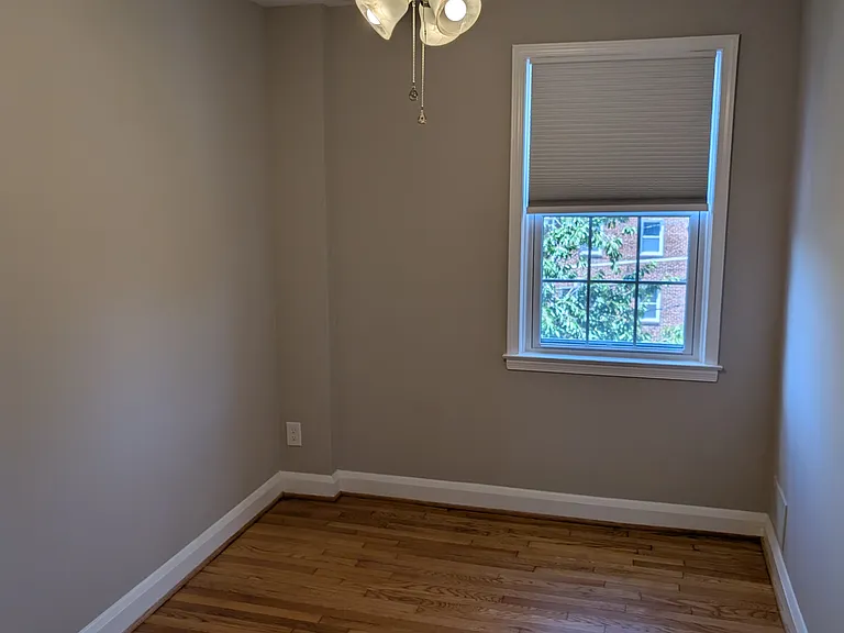 214 Stevenson Ln — Photo 9