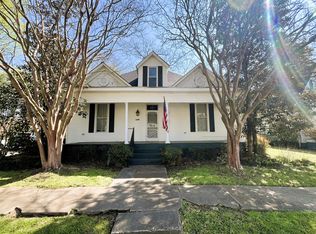 440 Calhoun St, West Point, MS 39773