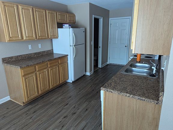 3rd image of 9267 Cedar Creek Ct