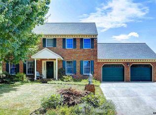 210 Honeysuckle Ct, Hanover, PA 17331