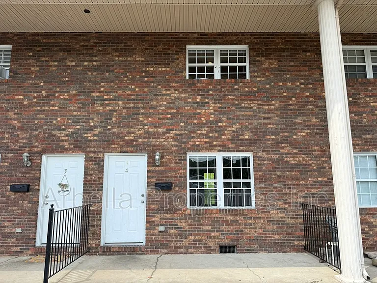 133 Walker St #4 — Photo 1