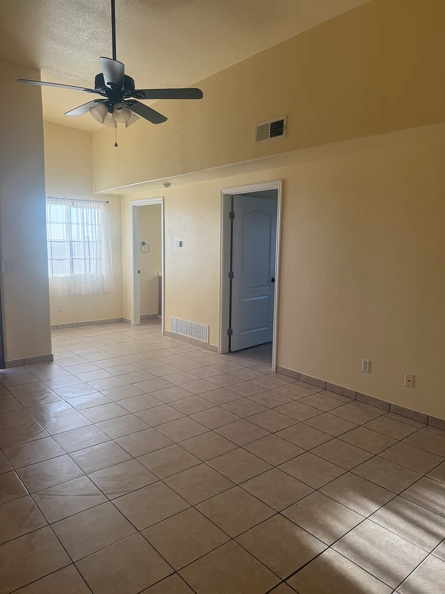 Building Photo - 1101 Bayshore #3