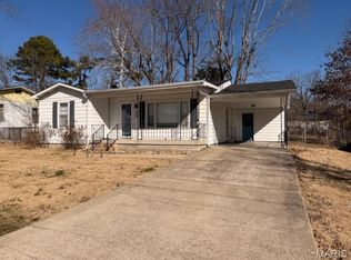 2214 Trousdale St, Poplar Bluff, MO 63901