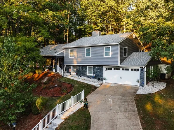 40 Woodland Park Dr, Parkersburg, WV 26104