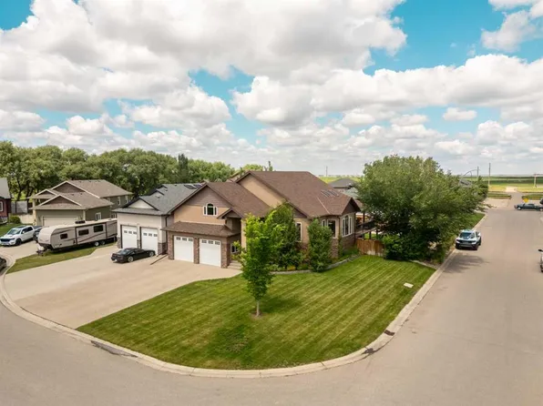 4639 S 62a Ave, Taber, AB T1G 2J5