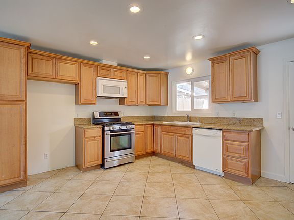 2nd image of 1234 Seabright Ave APT B