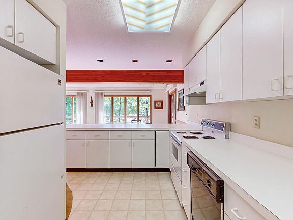 3rd image of 113 E Shore Dr