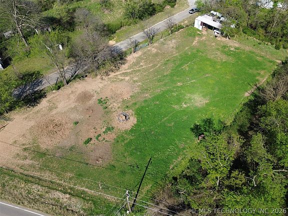 5th image of W Pine Ave