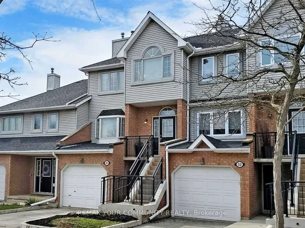 310 Christopher Dr #31, Cambridge, ON N1P 1B4