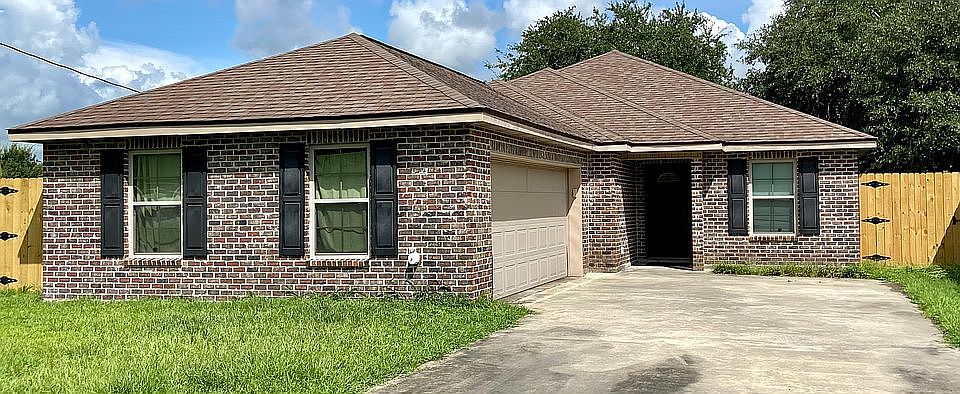 1st image of 114 Laura Dr