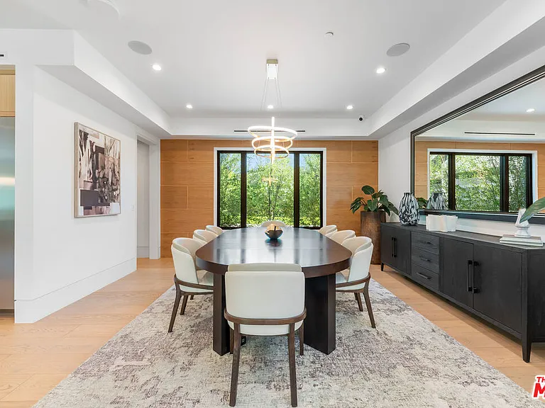 17228 Otsego St — Photo 16