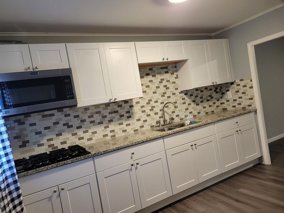 1st image of 325 Edison Ct #A