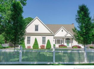 60 Cromwell Pl, Old Saybrook, CT 06475