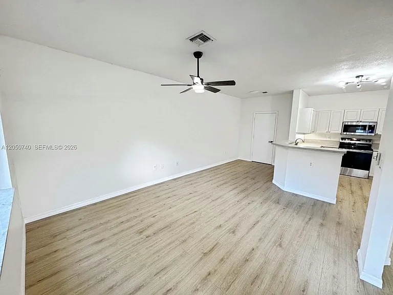 10341 SW 18th St — Photo 9